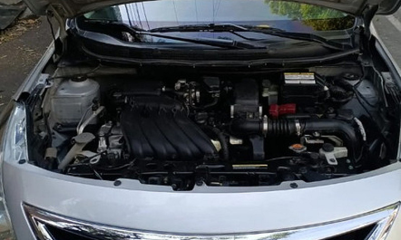 Nissan Versa 1.6 Sen...