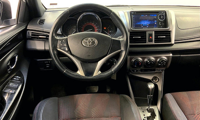 Toyota Yaris 2017...