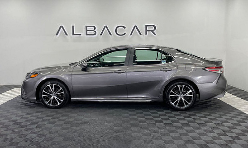 Toyota Camry 2019...