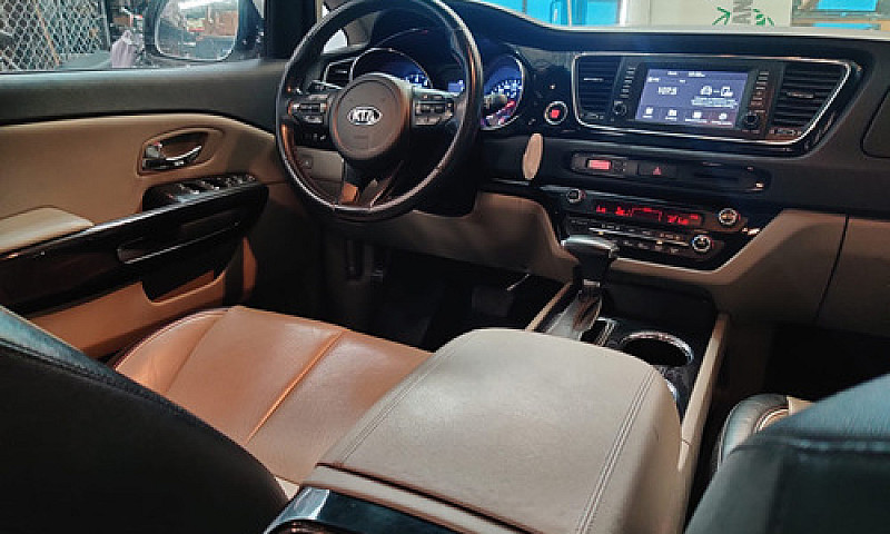 Kia Sedona 3.3 V6 Ex...