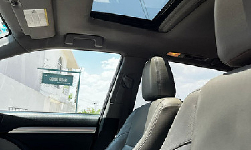 Toyota Highlander 3....