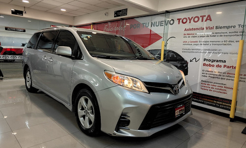 Toyota Sienna 2019...