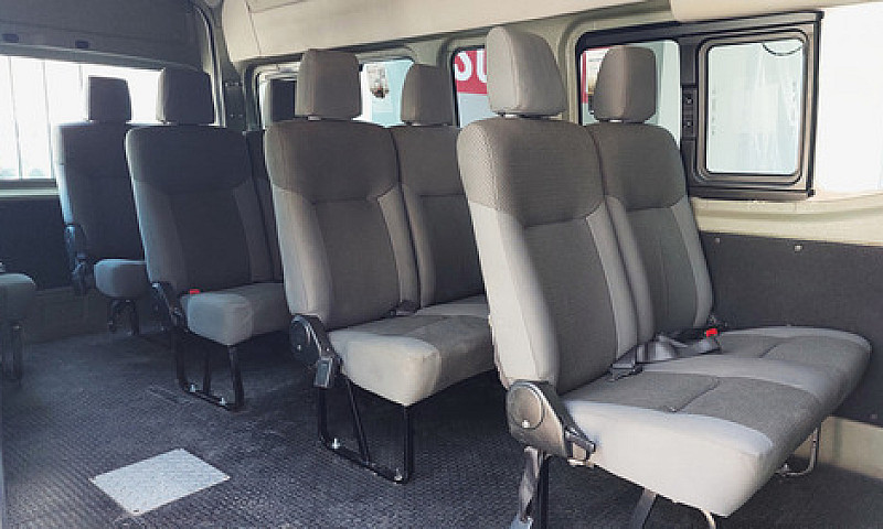Nissan Urvan 2022...
