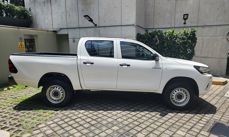 Toyota Hilux 2.8 Tdi...