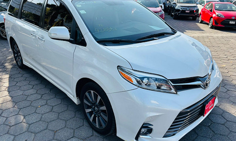 Toyota Sienna 2018...