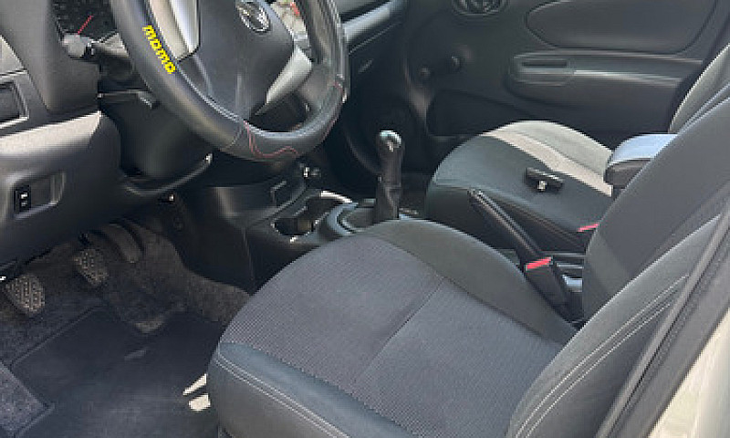 Nissan Versa 1.6 Dri...