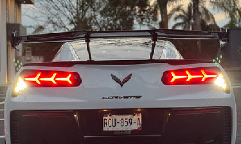 Chevrolet Corvette 6...