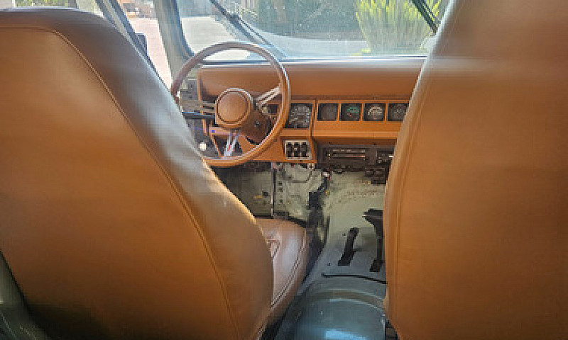 Jeep Wrangler Se Tec...