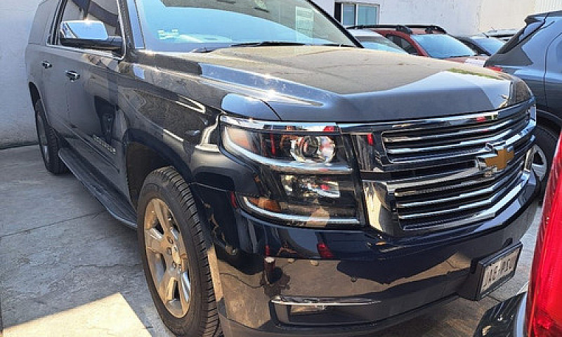 Chevrolet Suburban 2...