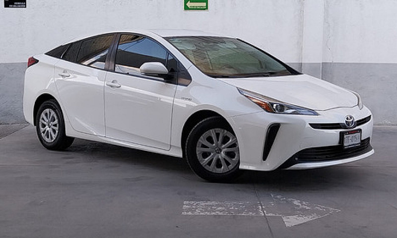 Toyota Prius 2019...