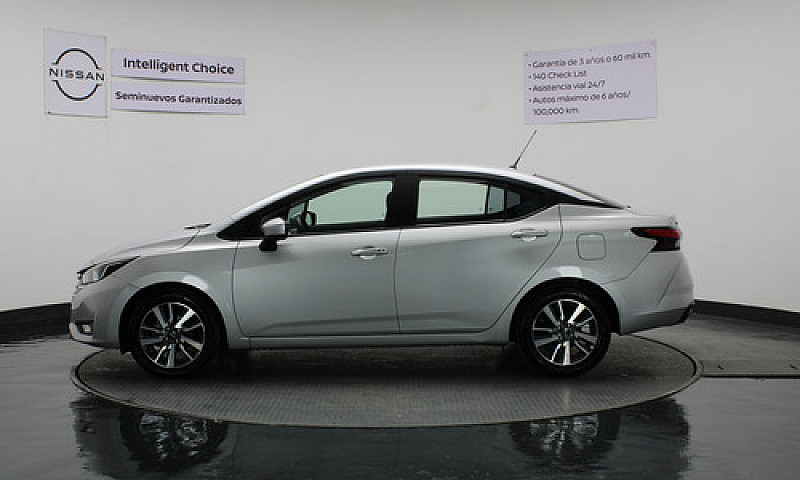 Nissan Versa 1.6 Adv...