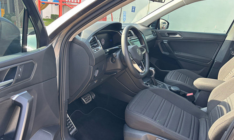 Volkswagen Tiguan 1....