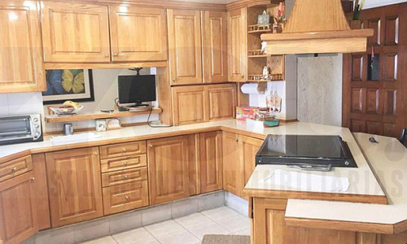 Casa En Venta En Lom...
