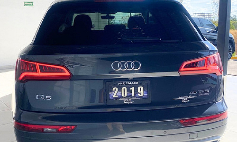 Audi Q5 2019...