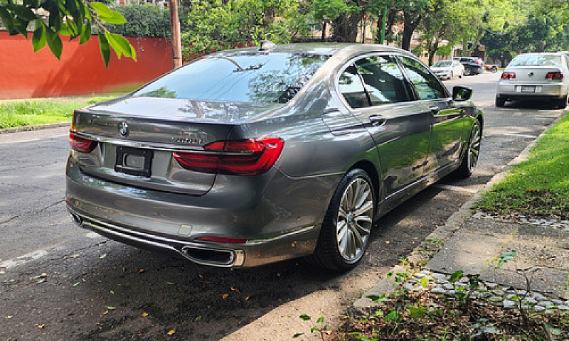 Bmw Serie 7 4.4 750L...