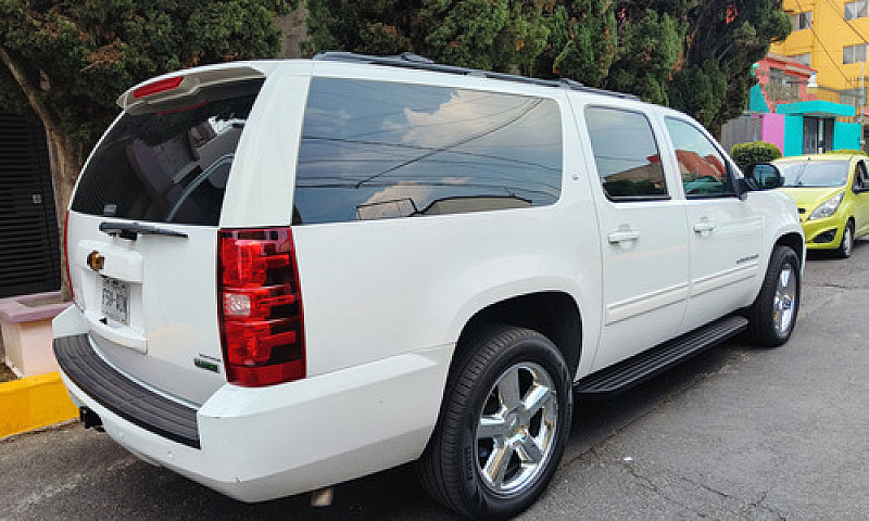 Chevrolet Suburban C...