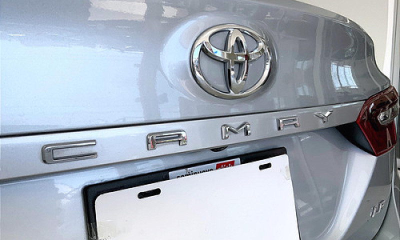 Toyota Camry 2021...
