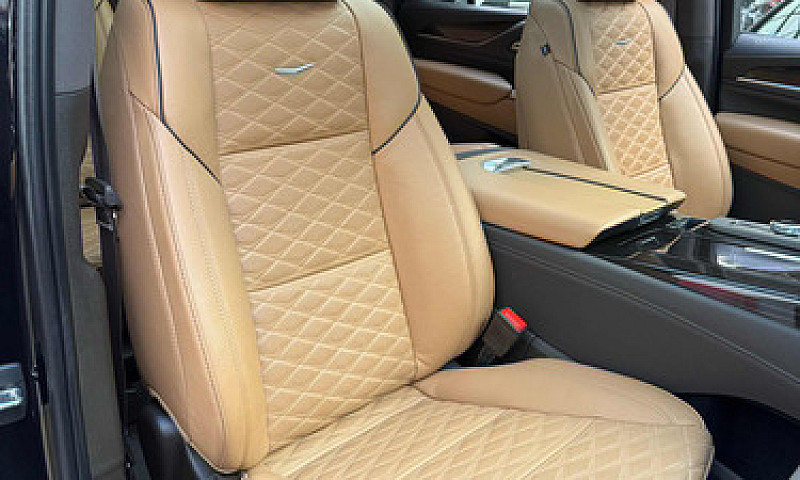 Cadillac Escalade 6....