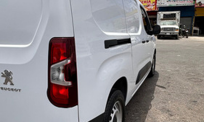 Peugeot Partner 1.2L...