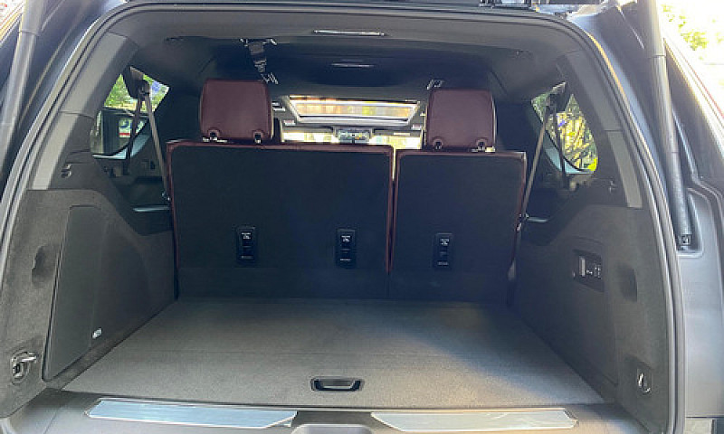 Cadillac Escalade 6....