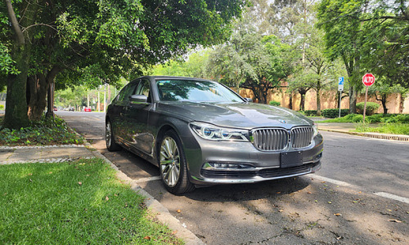 Bmw Serie 7 4.4 750L...