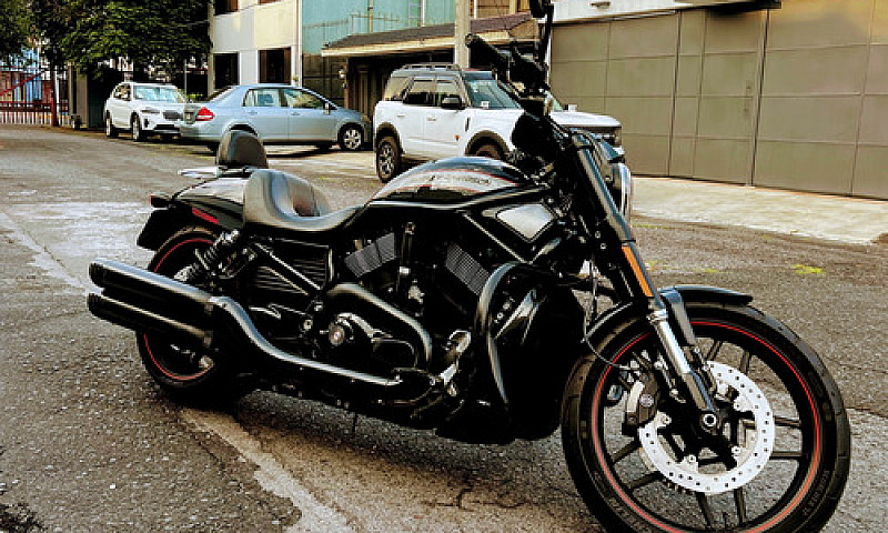 Harley Vrod Night Sp...