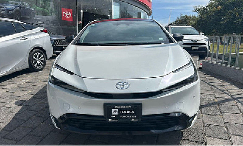 Toyota Prius 2023...