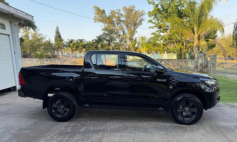 Toyota Hilux 2.7 Cab...