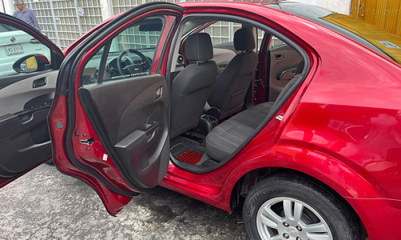 Chevrolet Sonic 1.6 ...
