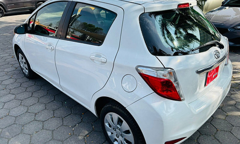 Toyota Yaris 2014...