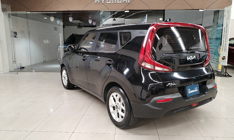 Kia  Soul  2022...