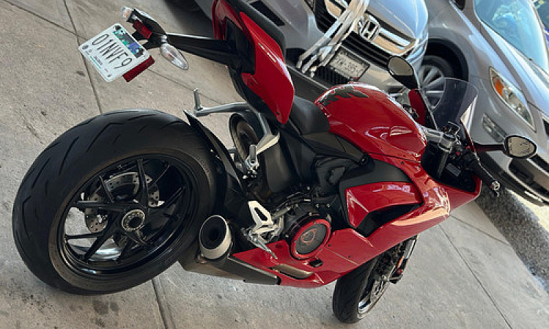 Ducati Panigale V2...