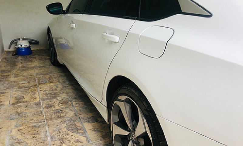 Honda Accord 2.0 Tou...
