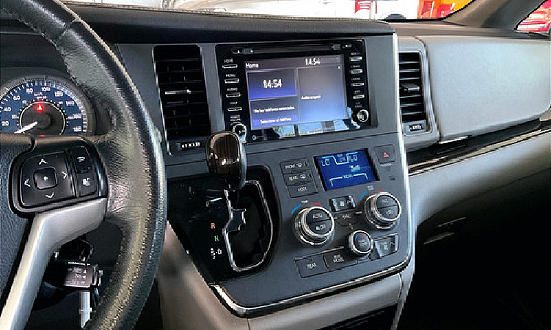 Toyota Sienna 2019...