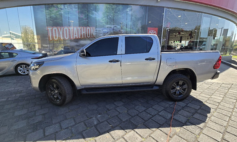 Toyota  Hilux  2021...