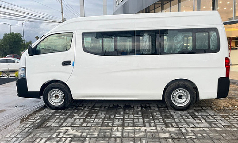 Nissan Urvan 2.5 15 ...