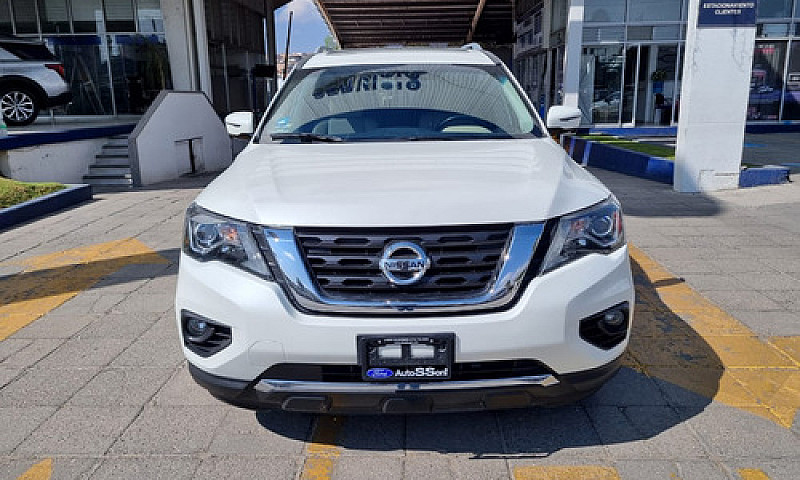 Nissan Pathfinder 20...