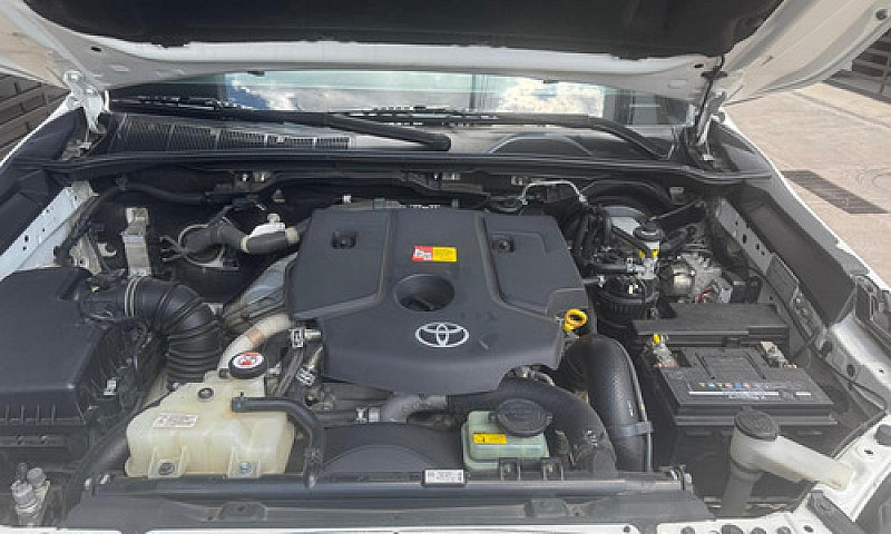 Toyota Hilux 2.8 Tdi...