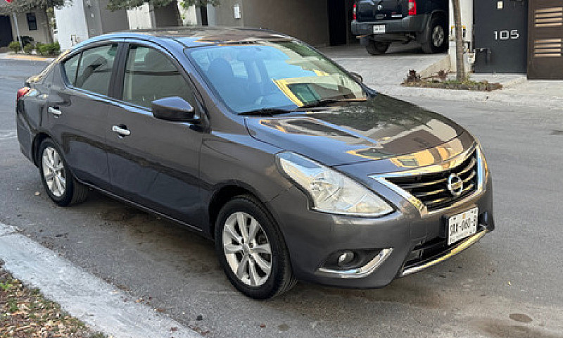 Nissan Versa 1.6 Adv...