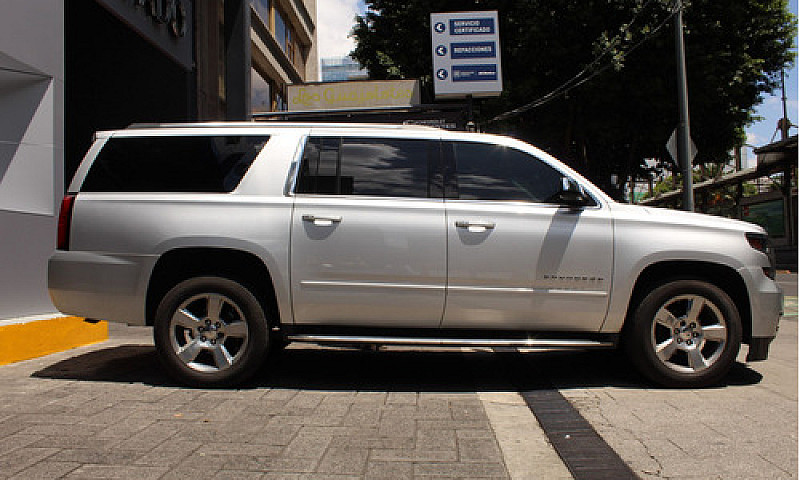 Chevrolet Suburban 2...