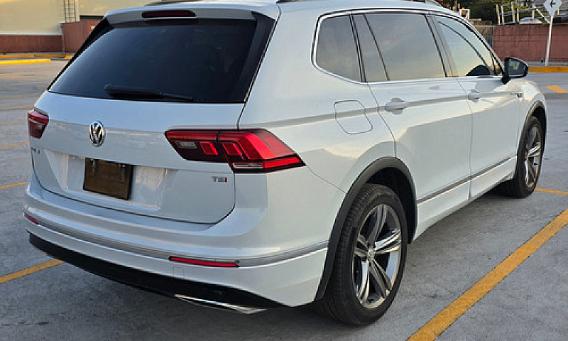 Volkswagen Tiguan 1....