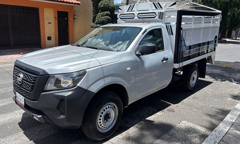Nissan Np300 2.5 Est...