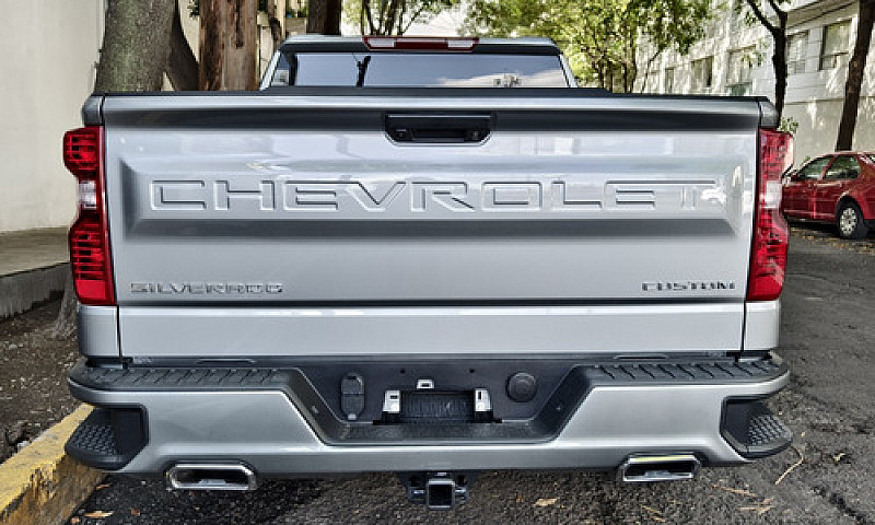 Chevrolet Cheyenne C...