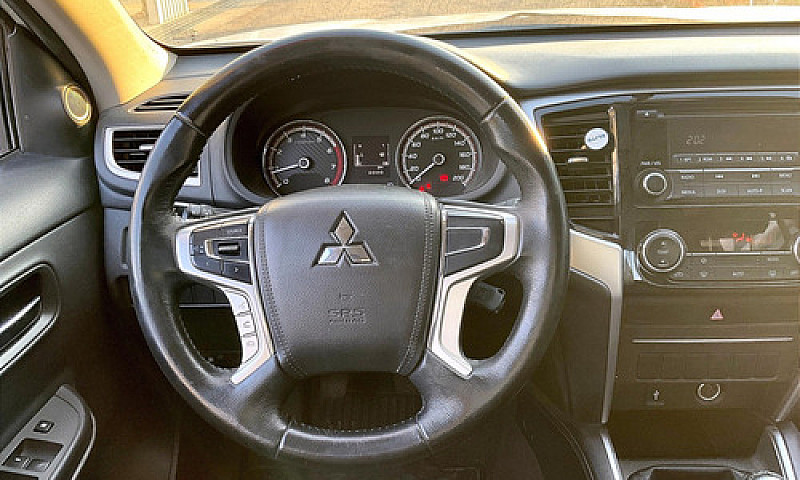 Mitsubishi L200 2022...