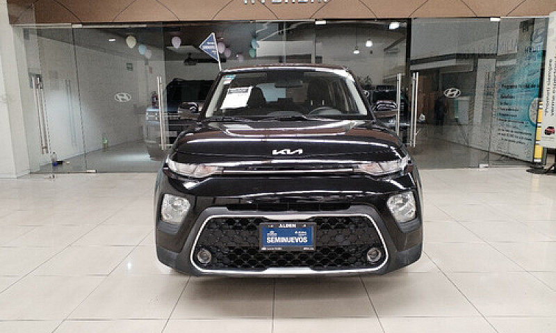 Kia  Soul  2022...