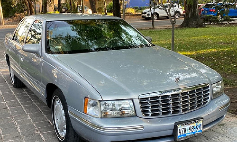 Cadillac Deville 4.6...