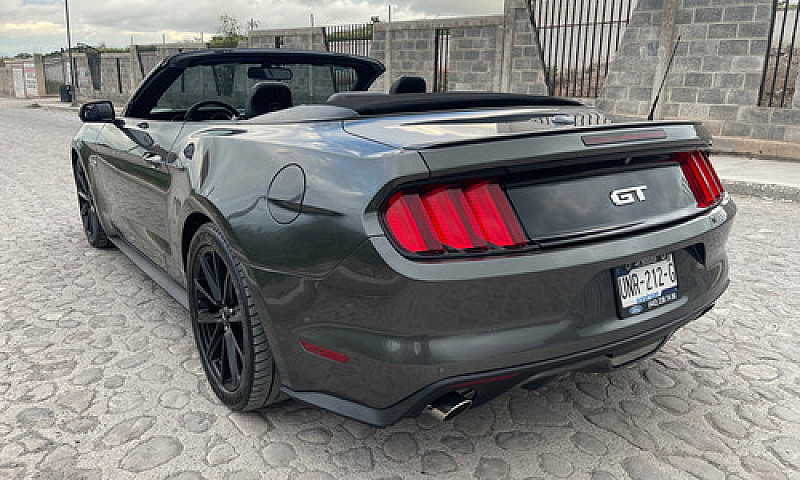 Ford Mustang 5.0L Gt...