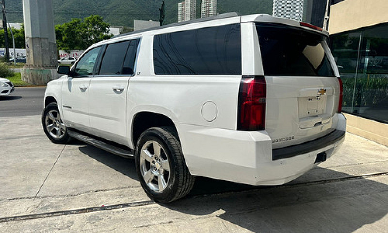 Chevrolet Suburban 2...