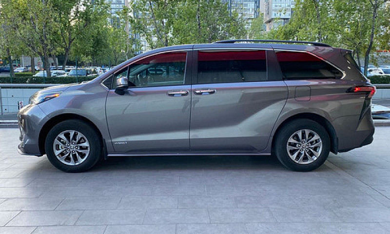 Toyota Sienna 2021...