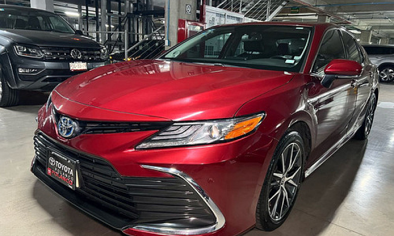 Toyota Camry 2021...